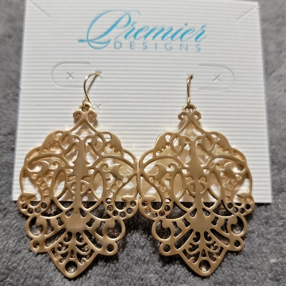 Premier Designs Darcy gold earrings - gorgeous!